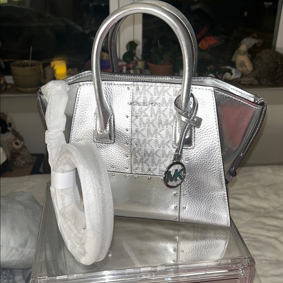 Michael Kors Metallic Silver Satchel/Crossbody Bag 10.5”x 7.5” NWT - Picture 6 of 7